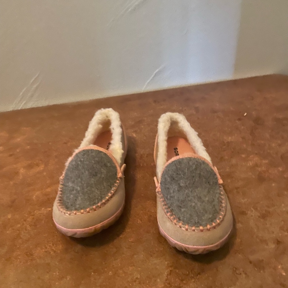 Sorel Trembland II Moccasins, Sandy/Tan color Size 5 New without box